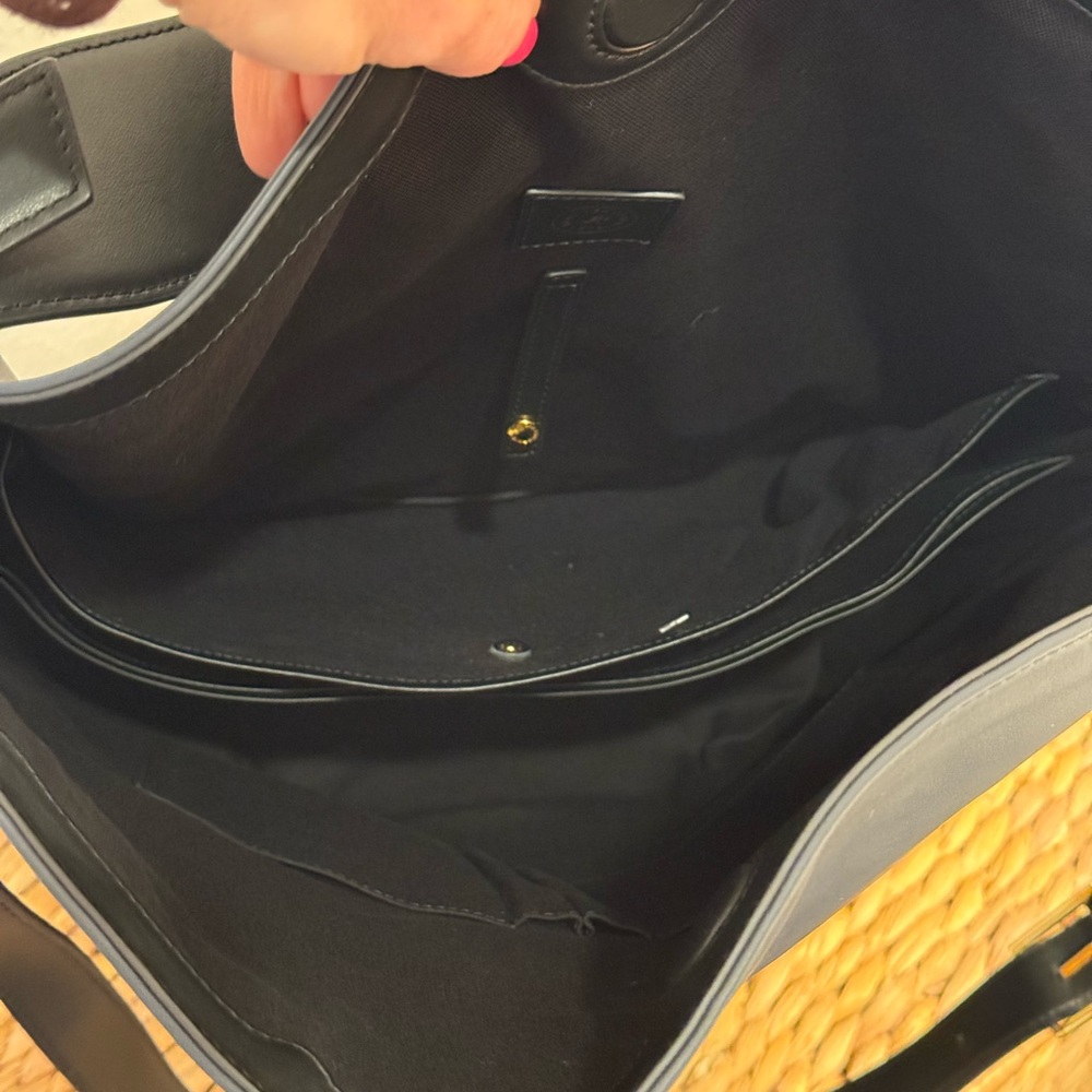 WANT Les Essentiels Cambria XL Genuine Leather Bucket Bag Navy & Black, NWOT - Picture 8 of 14